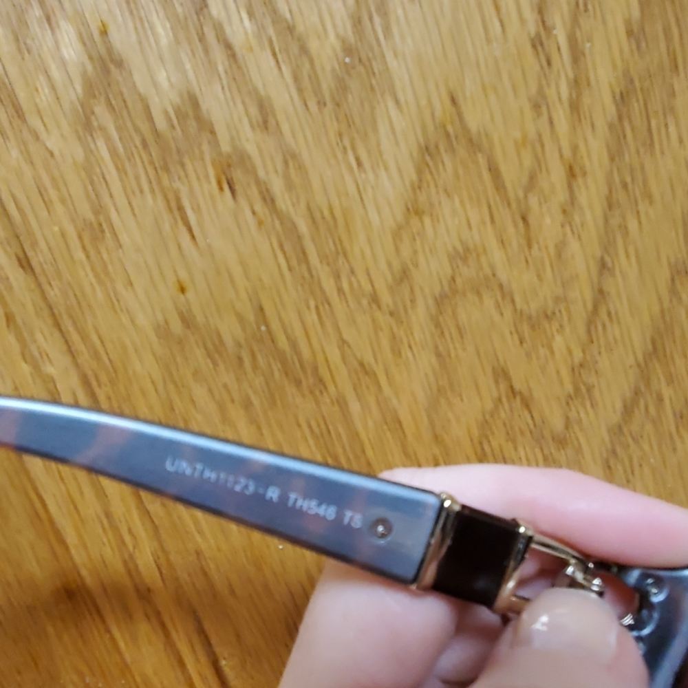 Tahari Brown Tortoise Sunglasses - Picture 8 of 8